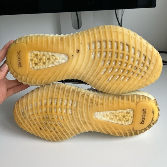 Size 10.5 - adidas Yeezy Boost 350 V2 Low Zebra Non Reflective - Picture 7 of 8